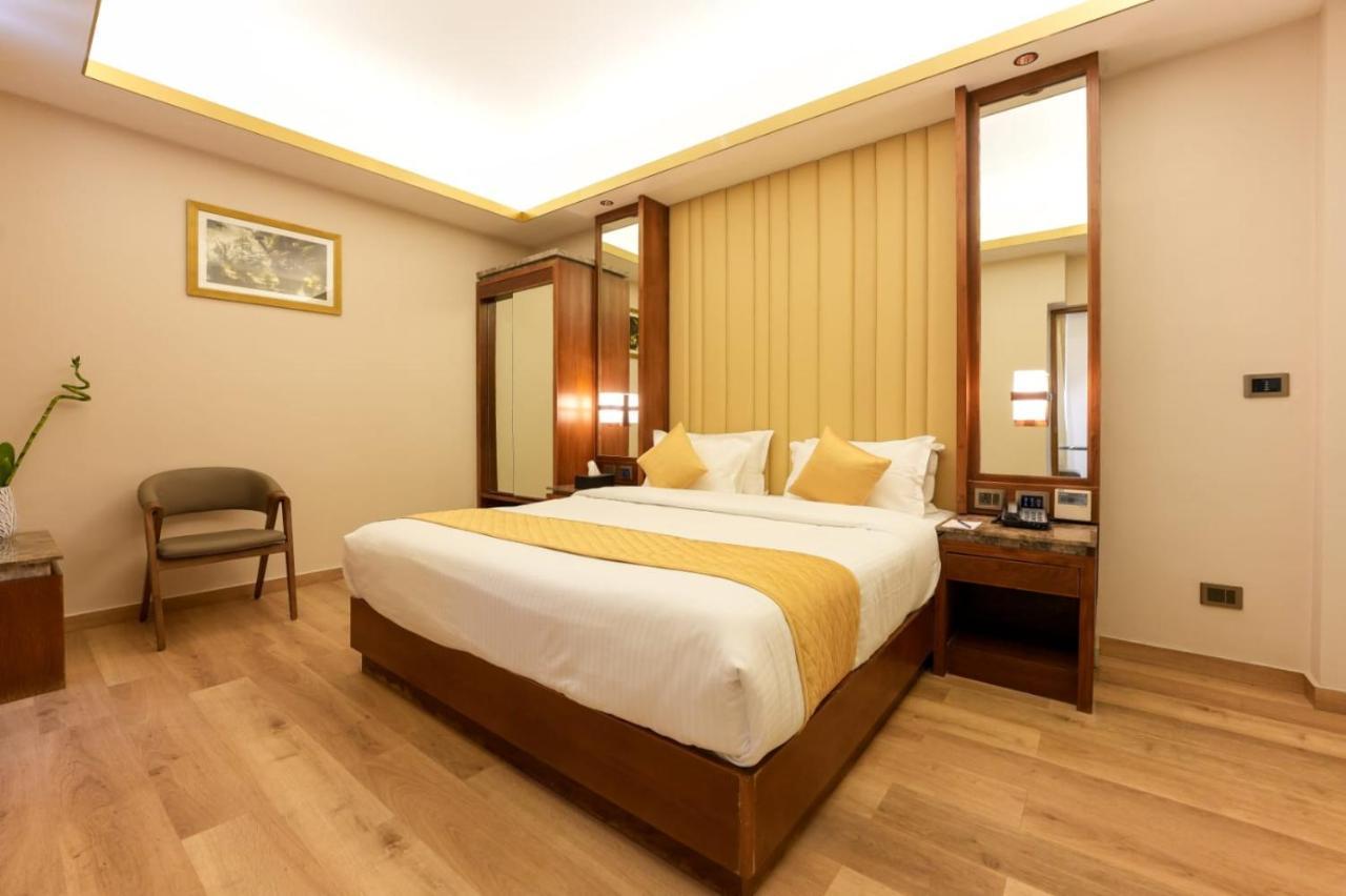 Marine Inn Hotel Kochi Exteriör bild